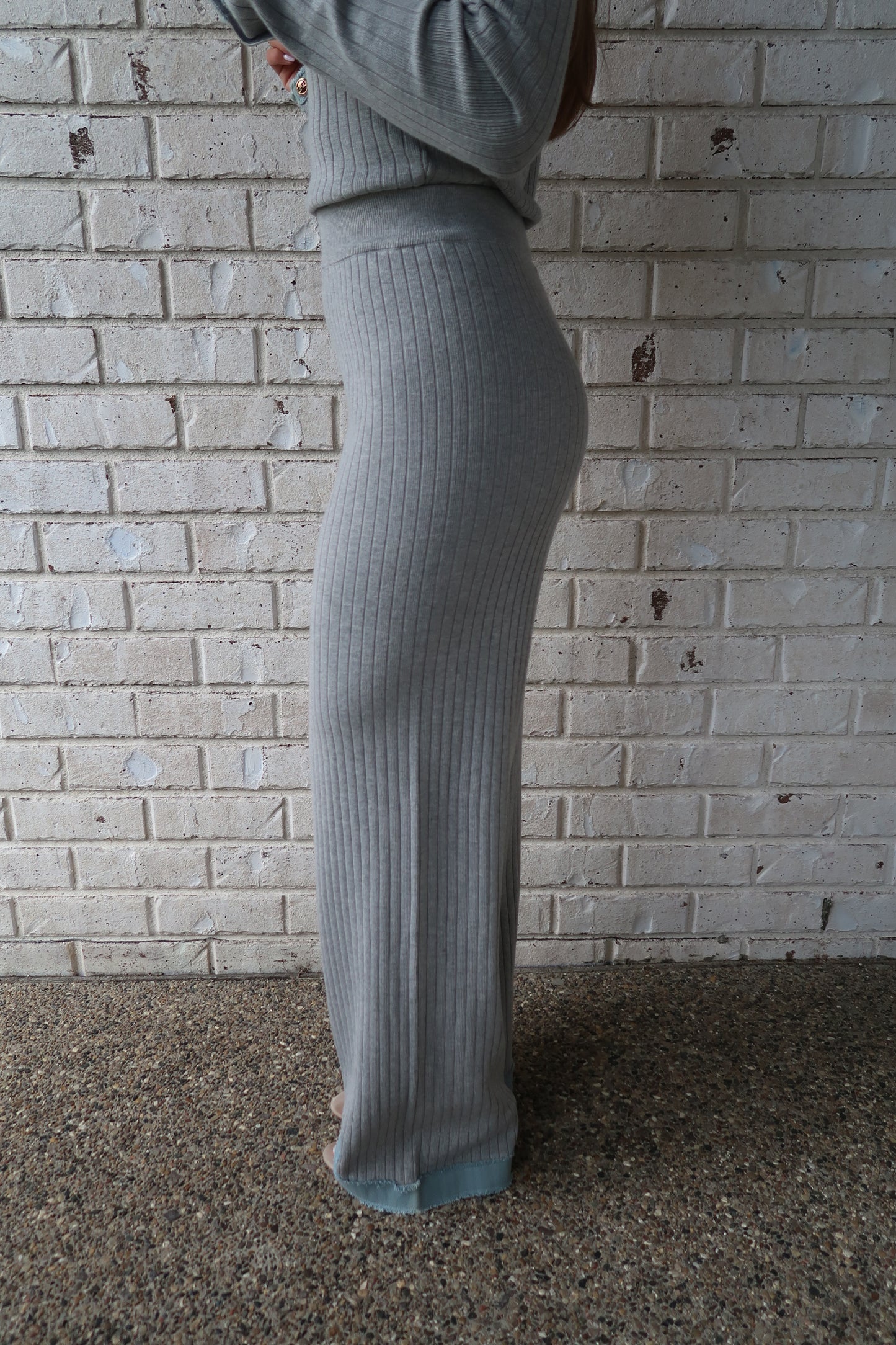 Contrast Knit Pleated Pants- Gray