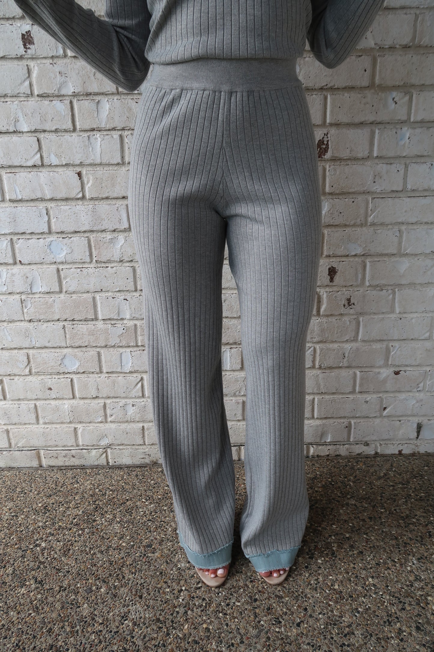 Contrast Knit Pleated Pants- Gray