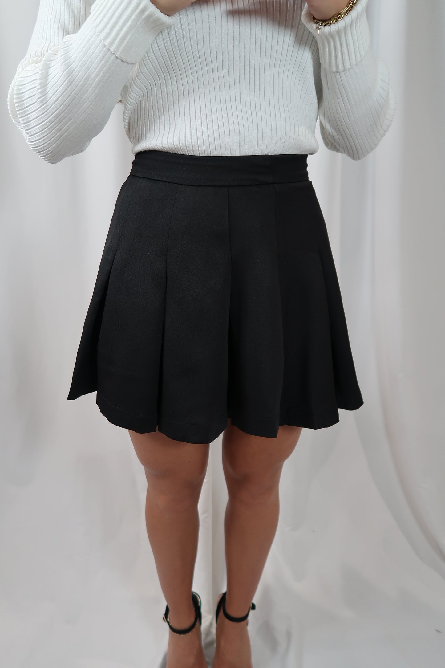 Pleated Mini Skirt -Black