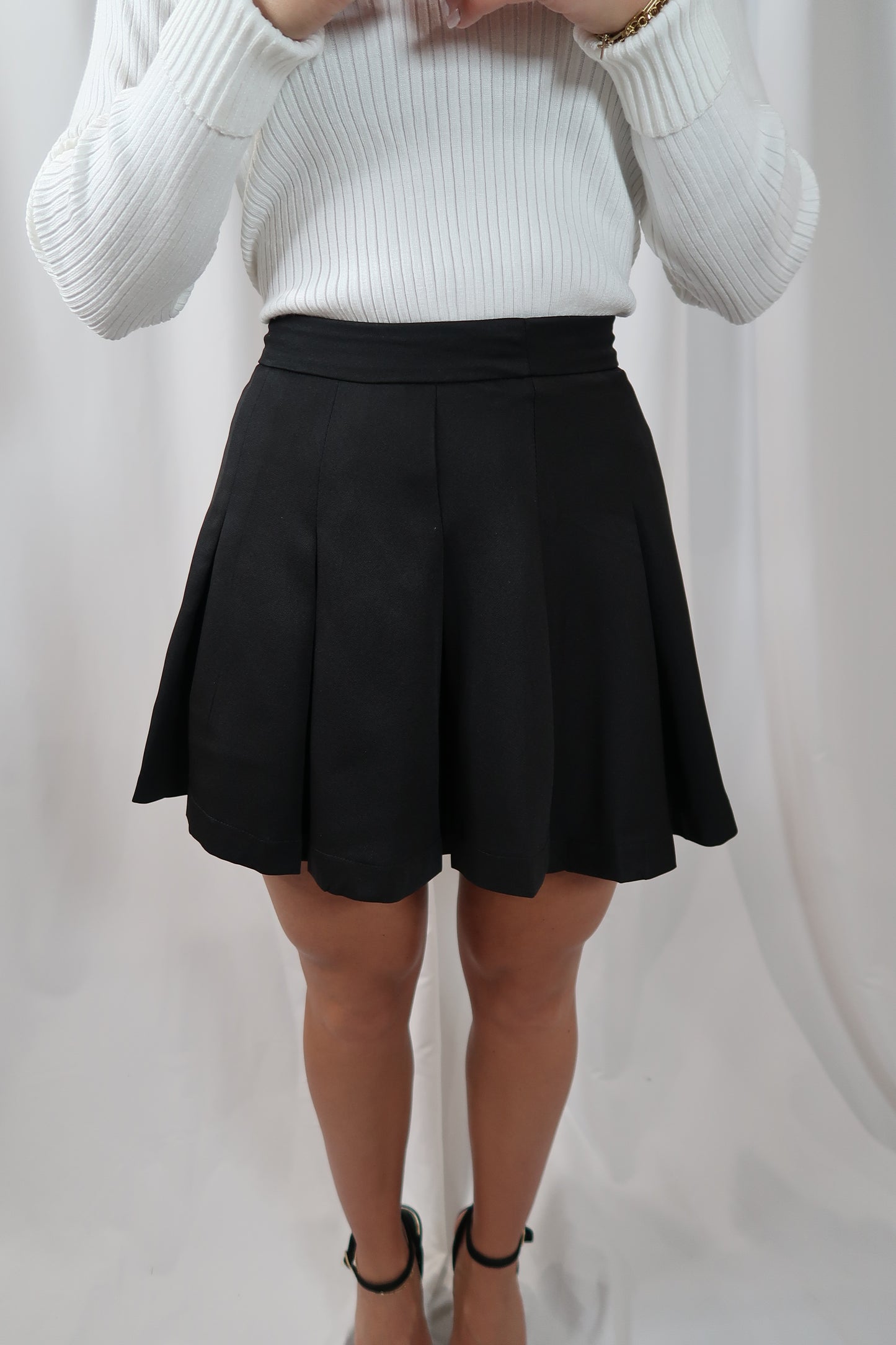 Pleated Mini Skirt -Black