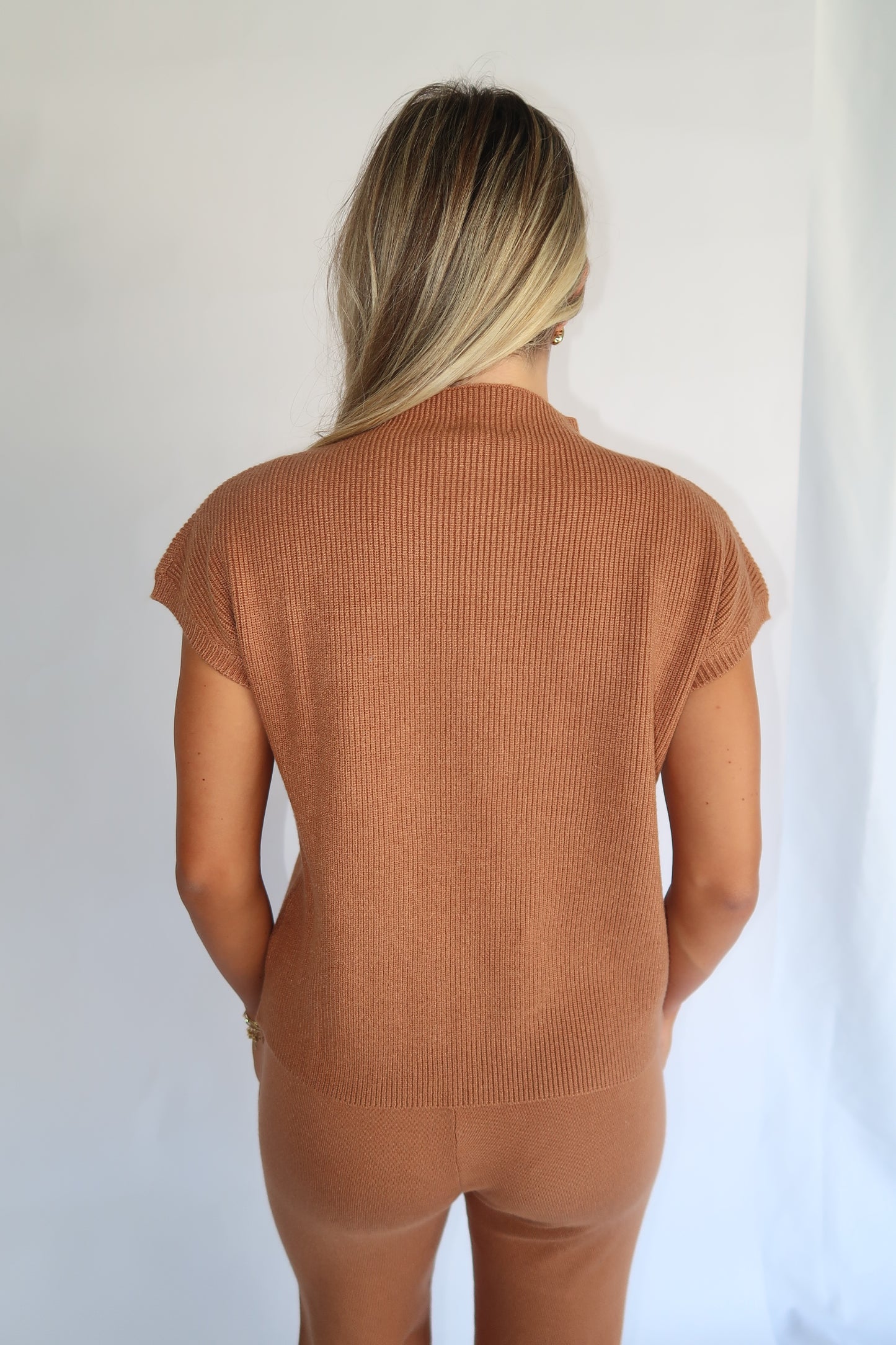 Ribbed Knit Sweater - Rust