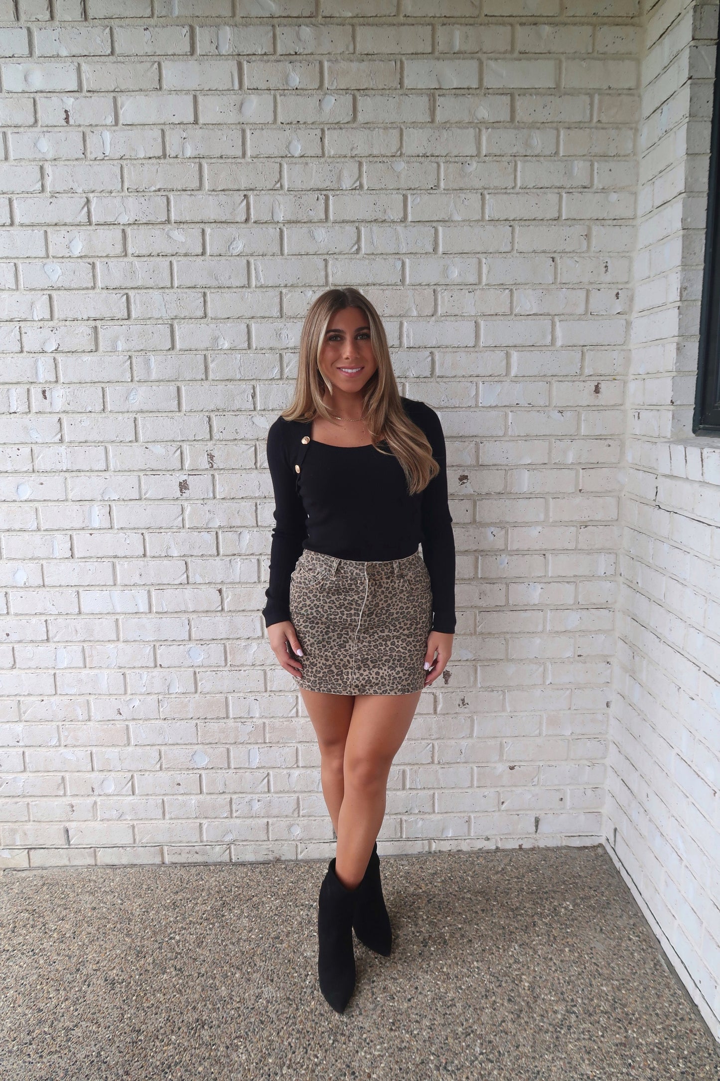 Knit Gold Button Top - Black
